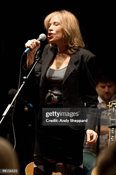 Carly Simon Performs At BBC Maida Vale Studios In London Carly Simon Performs At BBC Maida Vale Studios In London