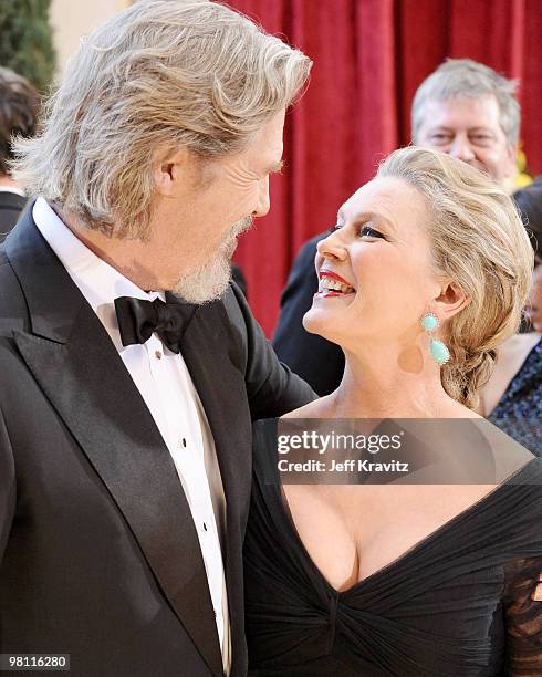 Actor Jeff Bridges and wife Susan Bridges arrives at the 82nd Annual Academy Awards held at the Kodak Theatre on March 7, 2010 in Hollywood,...