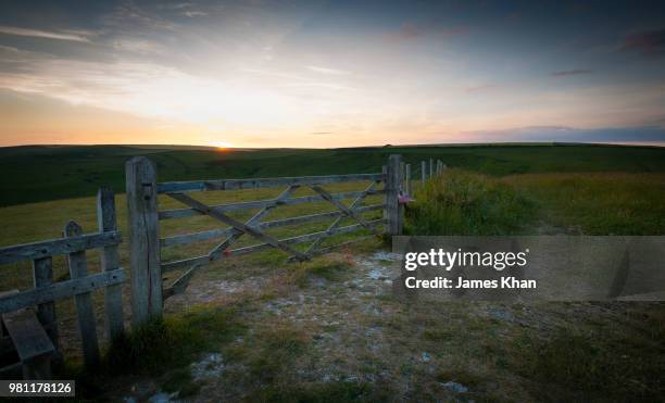 durdle door gate - durdle door stock pictures, royalty-free photos & images