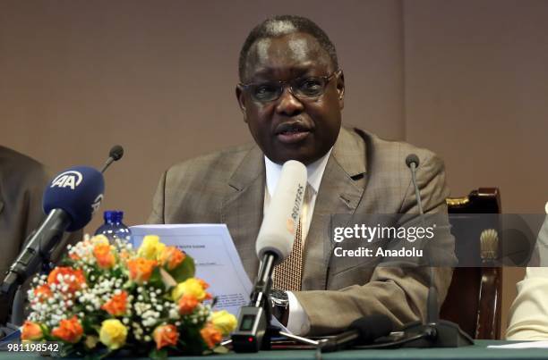 Martin Alia Lomuro, the South Sudanese minister of cabinet affairs, reads out a message from President Salva Kiir to the media on the just ended...