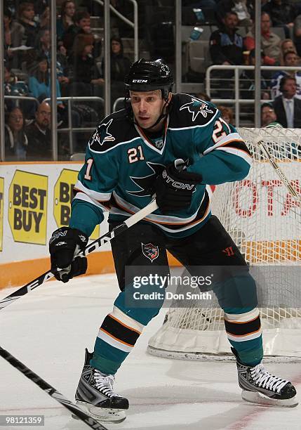 Scott Nichol of the San Jose Sharks watches the puck against the Vancouver Canucks during an NHL game on March 27, 2010 at HP Pavilion at San Jose in...