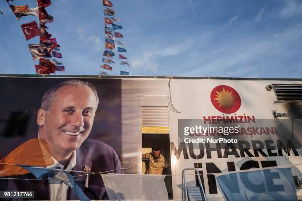 Image of Muharrem Ince in the streets of Istanbul, candidate of the Republican People's Party for the 2018 turkish presidential elections in Turkey.