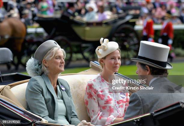Lady Sinclair Lady Sinclair Photos and Premium High Res Pictures - Getty Images