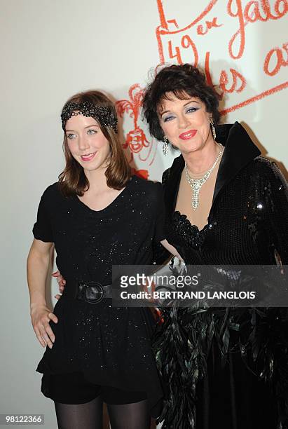 French actresses Annie Duperey and her daughter Sara Giraudeau arrive to attend the 49th edition of the "Gala de l'Union des Artistes", on March 29,...