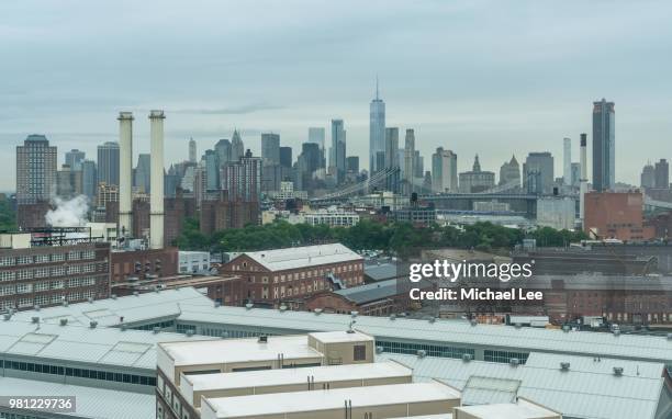 brooklyn navy yard view - new york - astillero naval de brooklyn fotografías e imágenes de stock