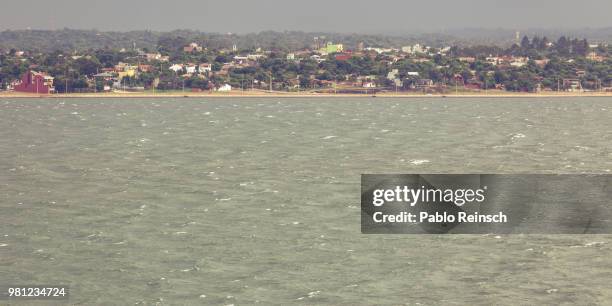 viento tormentoso. - viento stockfoto's en -beelden