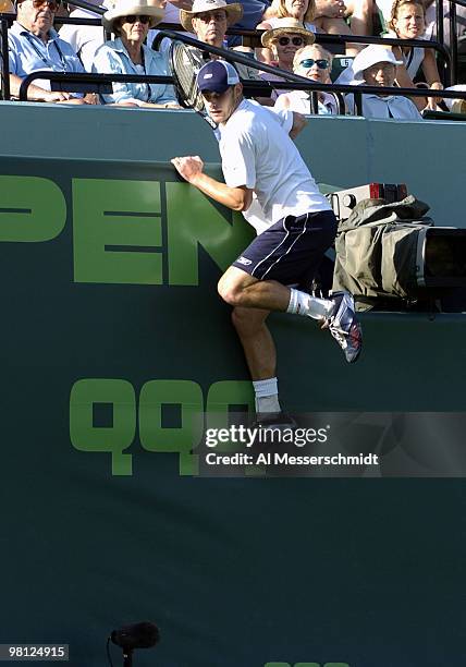 Andy Roddick defeats Carlos Moya in the quarter finals of the NASDAQ 100 open, April 1 Key Biscayne, Florida.