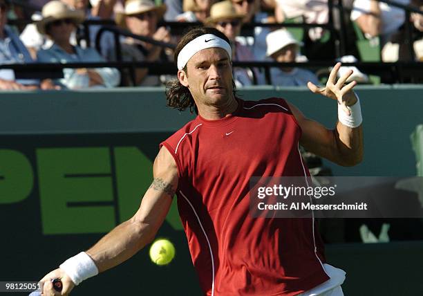 Carlos Moya loses to Andy Roddick in the quarter finals of the NASDAQ 100 open, April 1 Key Biscayne, Florida.