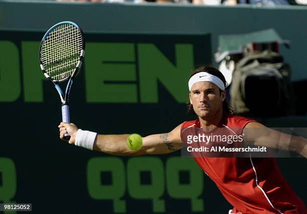 Carlos Moya loses to Andy Roddick in the quarter finals of the NASDAQ 100 open, April 1 Key Biscayne, Florida.