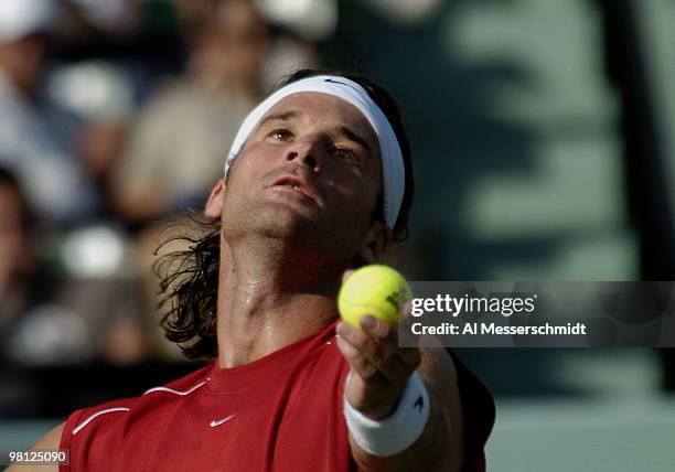 Carlos Moya loses to Andy Roddick in the quarter finals of the NASDAQ 100 open, April 1 Key Biscayne, Florida.