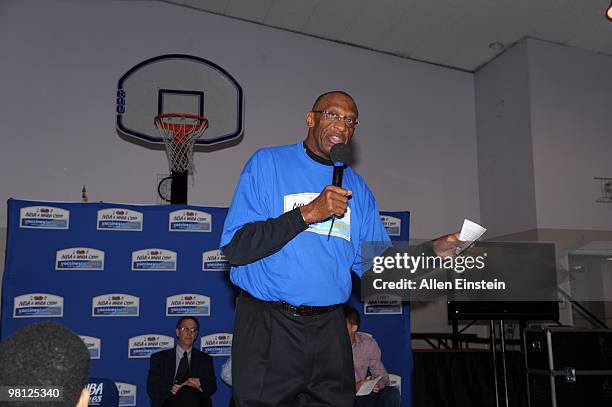 Bob Lanier, NBA legend and Basketball Hall of Framer, addresses students as part of the Detroit Pistons, NBA, Vaccines for Teens awareness event on...