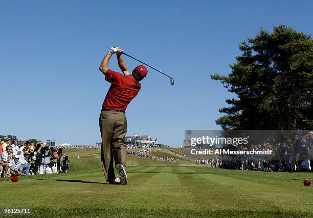 Fred Funk competes in the final round of the 2004 U. S. Open at Shinnecock Hills, June 20, 2004.