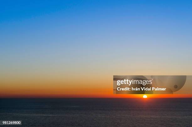 puesta de sol y atardecer - puesta de sol - fotografias e filmes do acervo