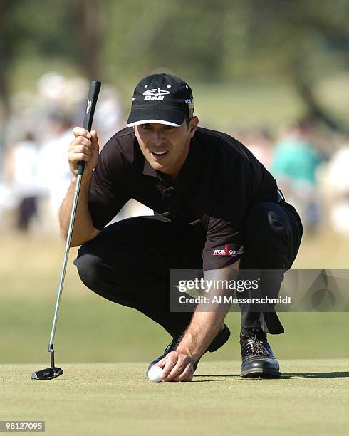 Mike Weir competes in the final round of the 2004 U. S. Open at Shinnecock Hills, June 20, 2004.