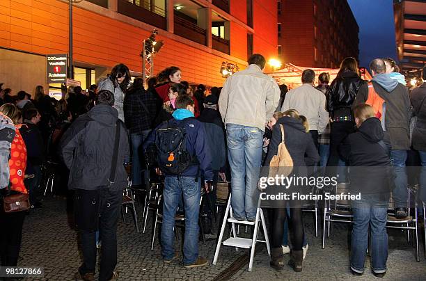 Fans attend the premiere of "Der Kautions-Cop" at CineMaxx at Potsdam Place on March 29, 2010 in Berlin, Germany.