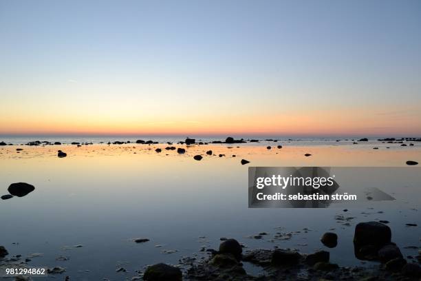 gotland sunset - ström fotografías e imágenes de stock