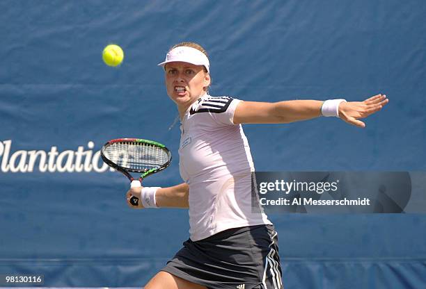 Anna-Lena Groenefeld falls to Francesca Schiavone in the quarterfinals 6-2, 6-3 during the 2006 WTA Bausch and Lomb Championship at Amelia Island...