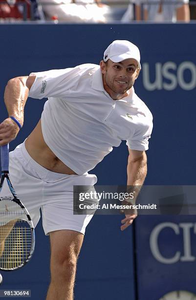 Andy Roddick during his fourth round match against Benjamin Becker at the 2006 US Open at the USTA Billie Jean King National Tennis Center in...