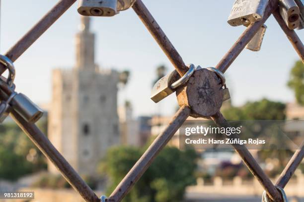 san telmo bridge - san telmo fotografías e imágenes de stock