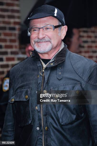 Actor Robin Williams visits the "Late Show With David Letterman" at the Ed Sullivan Theater on March 29, 2010 in New York City.