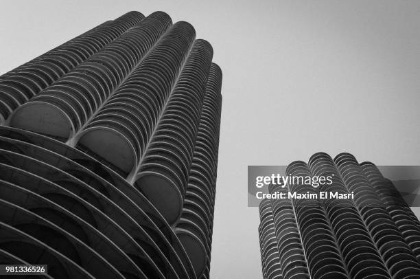 marina city parking chicago - chicago architecture stock pictures, royalty-free photos & images