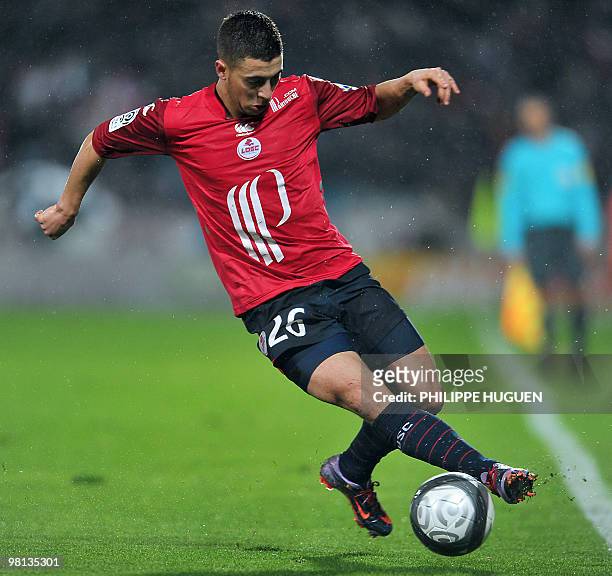 Lille's belgian midfielder Eden Hazard runs with the ball during the French L1 football match Lille vs Montpellier, on March 28, 2010 at the Lille...