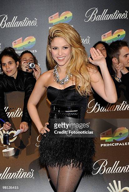 Shakira arrives at the ''40 Principales'' Awards at the Palacio de Deportes on December 11, 2009 in Madrid, Spain.