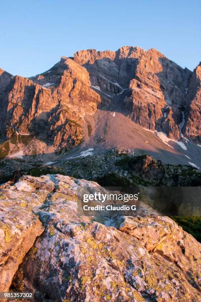 alpi del marguareis at sunset, via lattea, piedmont, italy - alpi stockfoto's en -beelden