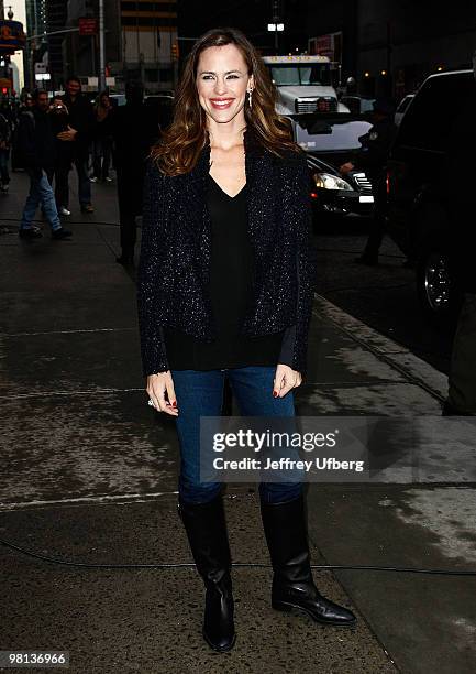 Actress Jennifer Garner visits "Late Show With David Letterman" at the Ed Sullivan Theater on February 9, 2010 in New York City.