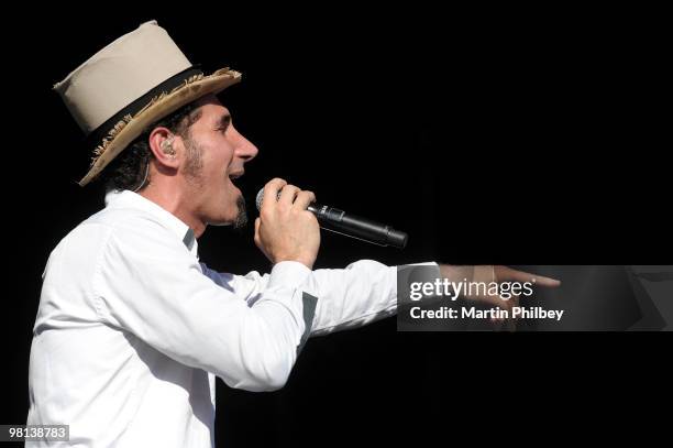 Serj Tankian performs on stage at Big Day Out Sydney at the Homebush Olympic Venue on 23rd January 2009 in Sydney, Australia.
