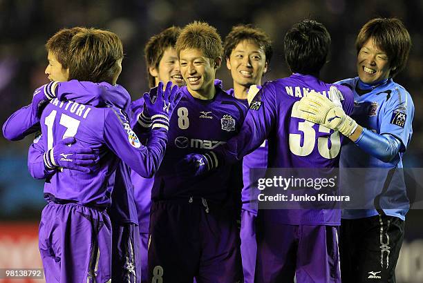 Players of Sanfrecce Hiroshima celebrates after winning the AFC Champions League Group H match between Sanfrecce Hiroshima and Adelaide United at...