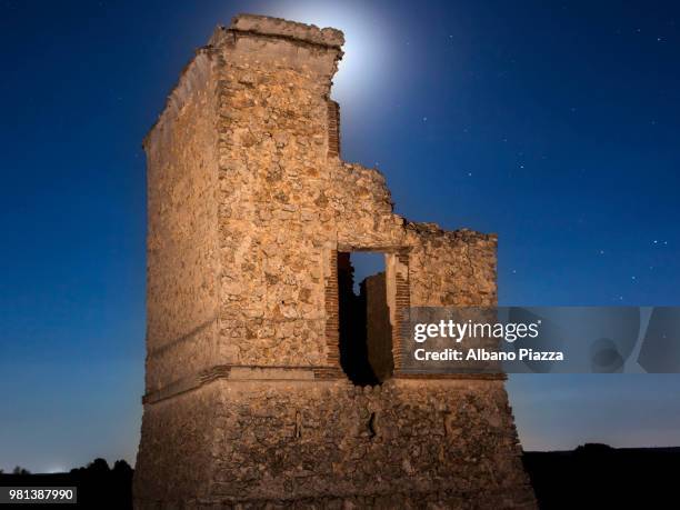 abandoned tower - albano stockfoto's en -beelden