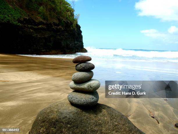 Hawaii Colorful Rocks 12 Hawaiian Pile Of Rocks Stock Photos, High-Res Pictures, and Images ...