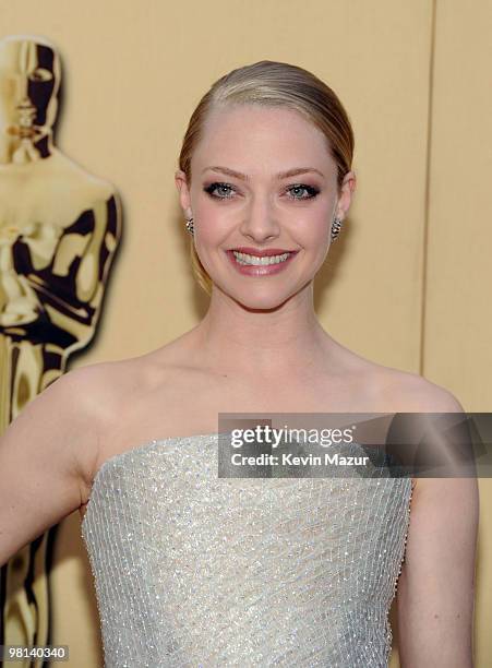 Actress Amanda Seyfried arrives at the 82nd Annual Academy Awards at the Kodak Theatre on March 7, 2010 in Hollywood, California.