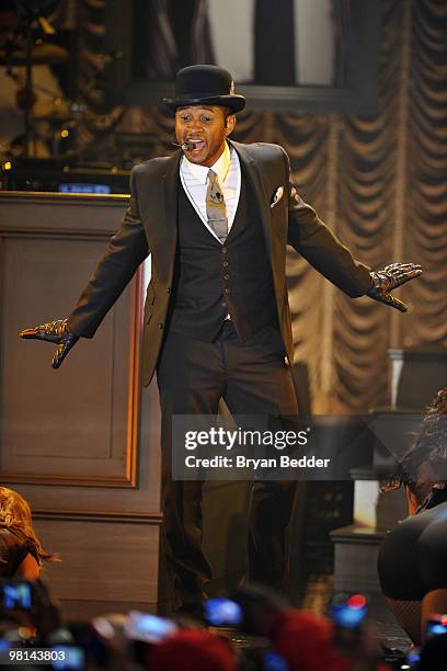 Singer Usher performs onstage on ABC's "Good Morning America" at the Nokia Theatre on March 30, 2010 in New York City.