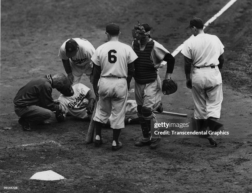 Get Hit Jackie Robinson Getting Hit In The Head Frank Robinson, Hall Of Fame