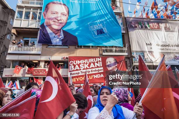 Supporters of Recep Tayyip Erdogan, Turkey's president, attend a pre-election rally in the Atasehir district of Istanbul, Turkey, on Friday, June 22,...