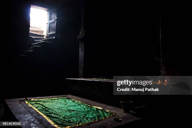 prayer at sultan gari - gari foto e immagini stock