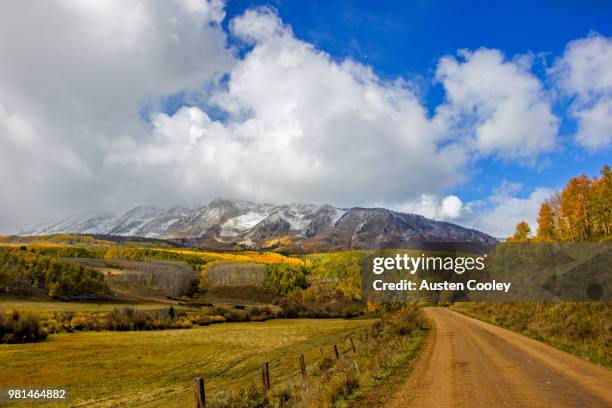road to crested butte - cooley mountains stock pictures, royalty-free photos & images