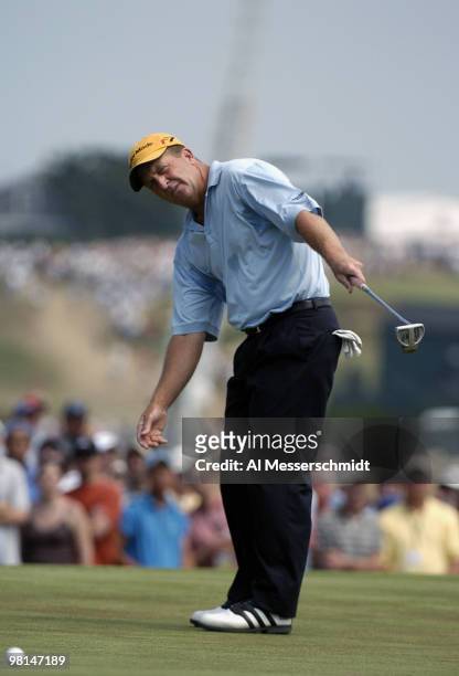Fred Funk dances for a birdie at Shinnecock Hills, site of the 2004 U. S. Open, during third-round play June 19, 2004.