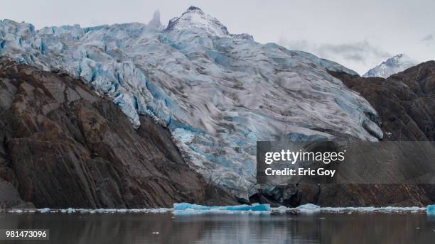 glaciar grey - glaciar stockfoto's en -beelden