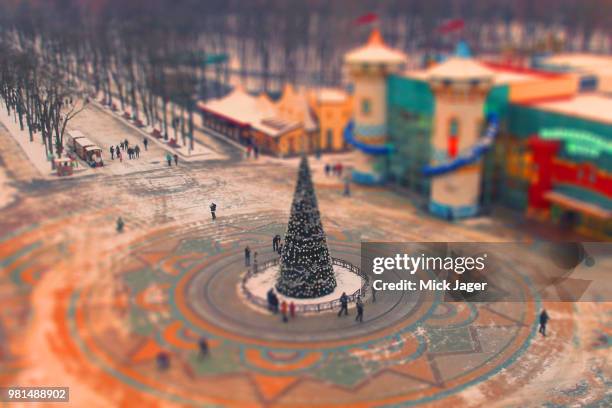 happy new year from ferris wheel (gorky park, kharkov, ukkraine) - gorky stock pictures, royalty-free photos & images