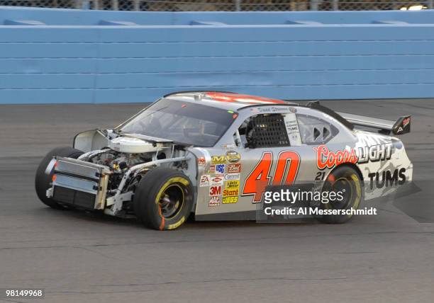 David Stremme races without a car hood during the NASCAR Subway Fresh Fit 500, at Phoenix International Speedway, April 20, 2007 in Phoenix, Arizona.