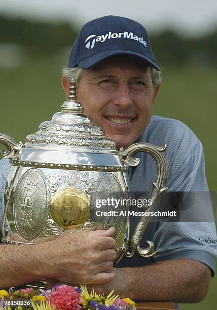 Hale Irwin wins the Liberty Mutual Legends of Golf tournament, Sunday, April 25, 2004 in Savannah, Georgia.