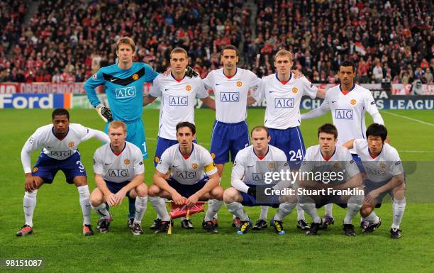 The Team of Manchester United line up prior to the UEFA Champions League quarter final, first leg match between FC Bayern Munich and Manchester...