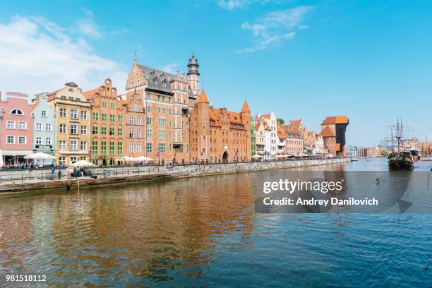 die altstadt von danzig - motlawa river stock-fotos und bilder