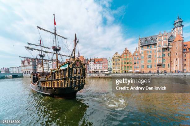 gamla stan i gdansk - motlawa river bildbanksfoton och bilder