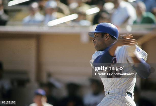 New York Mets Tommie Agee in action, at bat vs Pittsburgh Pirates. Flushing, NY 9/20/1969 CREDIT: Eric Schweikardt