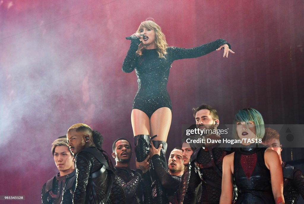 Taylor Swift reputation Stadium Tour