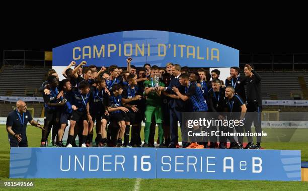 Team of FC Internazionale celebrate the victory after the U16 Serie A and B Final match between FC Internazionale and Juventus FC at Stadio Bruno...